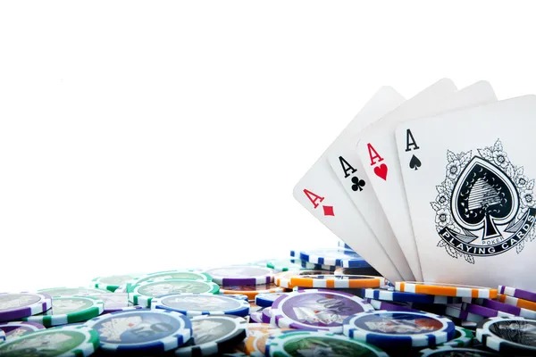 Live dealer announce Sic Bo result
